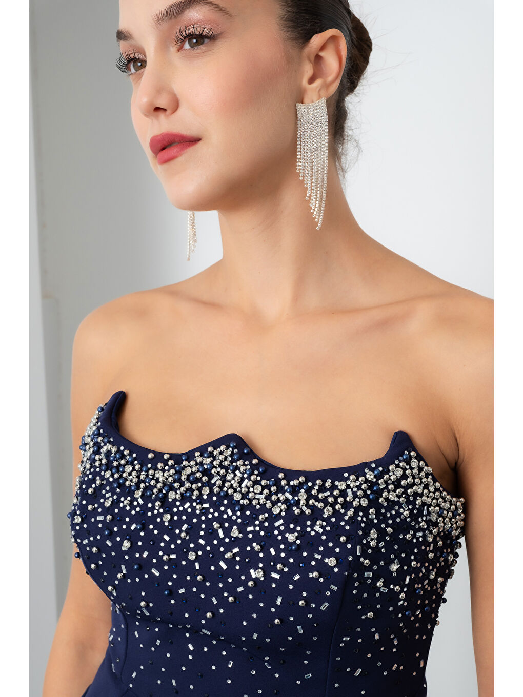 Kadın Lacivert Straplez Taşlı Uzun Tül Abiye Elbise-3