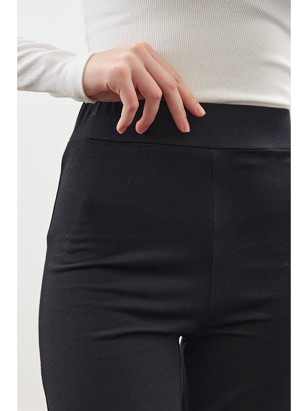 Düğüm Tasarımlı Pantolonlu Takım Siyah-6