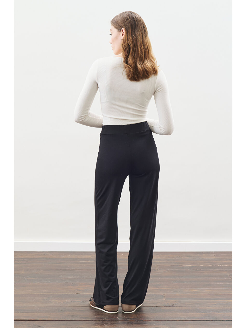 Düğüm Tasarımlı Pantolonlu Takım Siyah-7