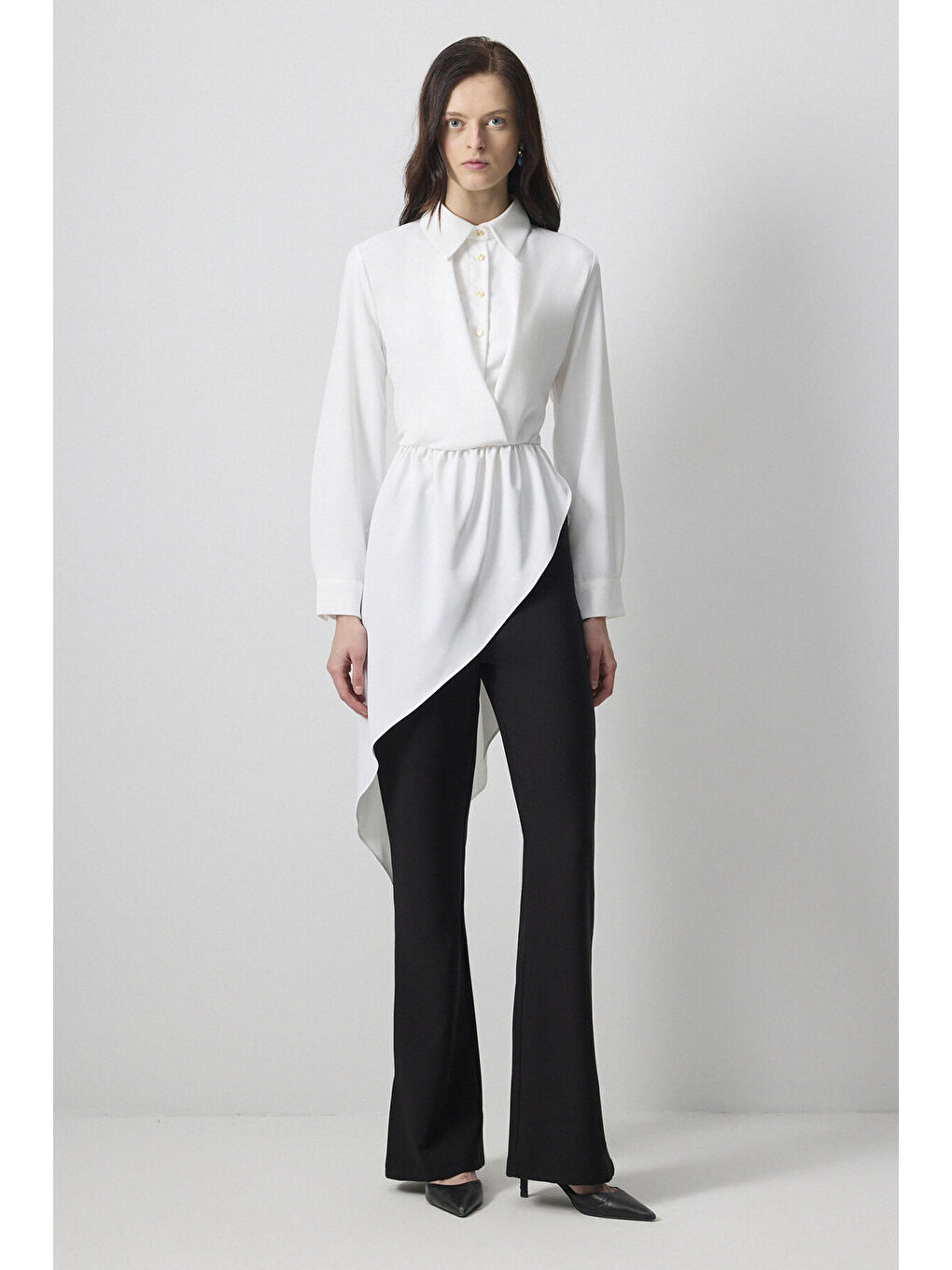 Beyaz Asimetrik Gömlek Yaka Tunik