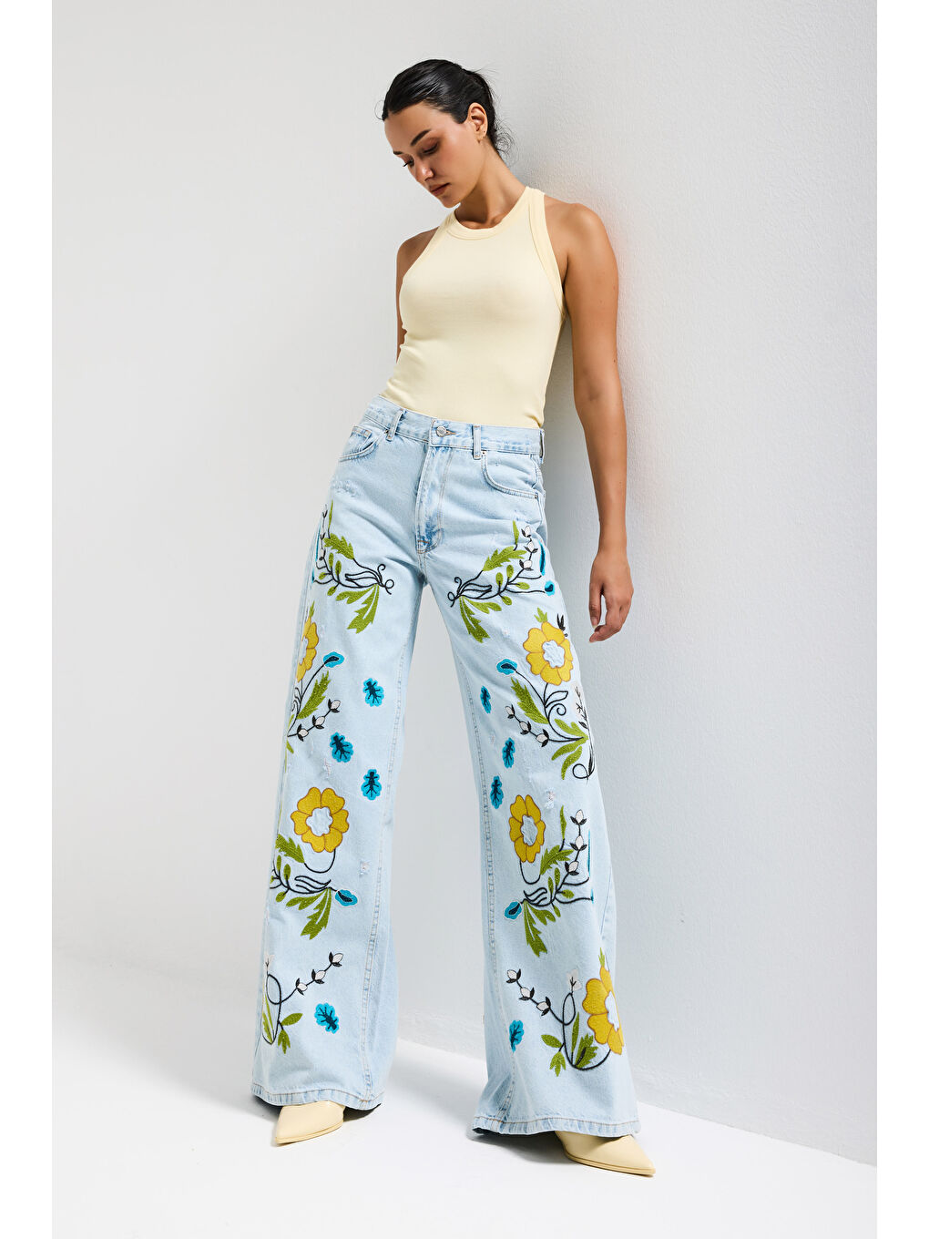 Kadın Ice 11s6-99 Palazzo Fit Özel Sarı Mavi Çiçek Desen Nakışlı Tasarım Denim Jean-1