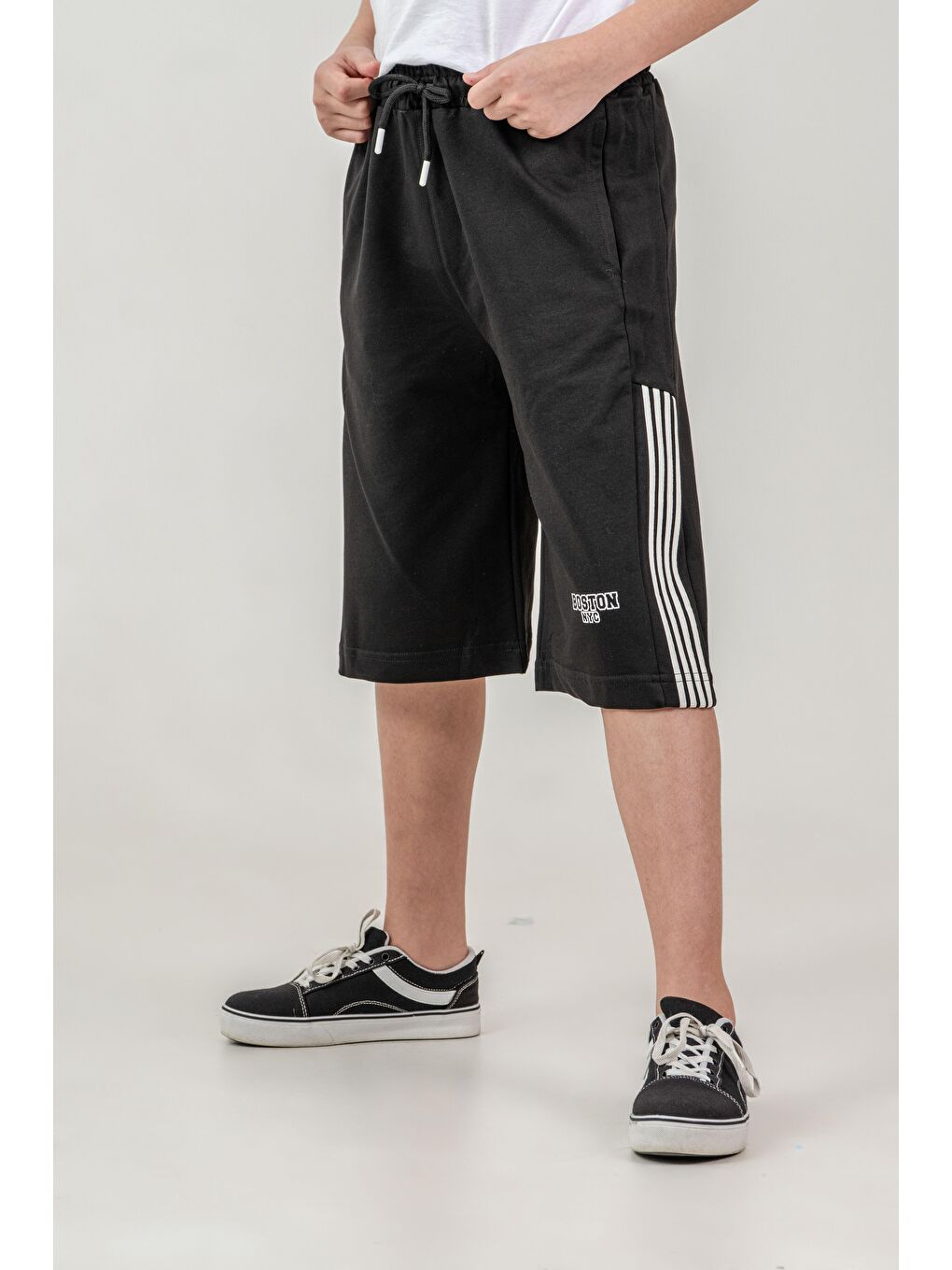 Siyah Boston Nyc Baskılı Yanları Şeritli Erkek Çocuk Şort-3