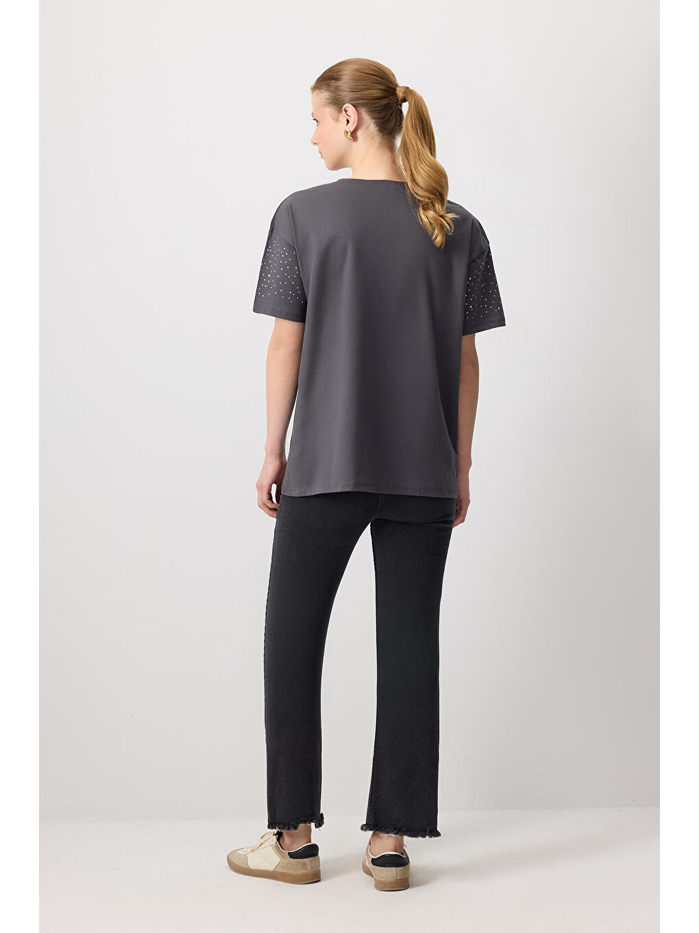 Antrasit %100 Pamuklu Taşlı Kısa Kollu T-Shırt-3