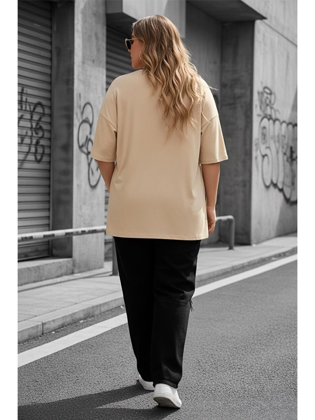 Bej Mily Kadın Büyük Beden Battal Basic Bisiklet Yaka Pamuklu T-Shirt Rahat Kesim Unisex Sevgili Kombini-1