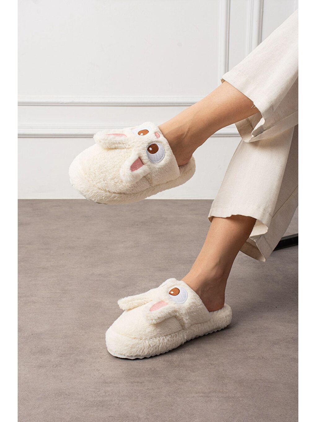 Ekru My Tavşan Nakışlı Kadın Ev Terliği Pelüş Terlik Çeyiz ve Bohça Terliği Ses Yapmaz Kalın Taban-1
