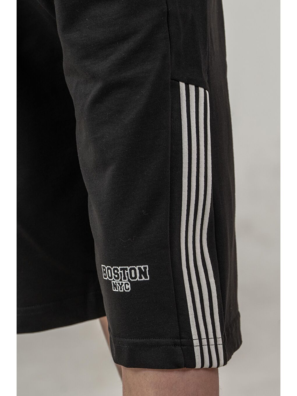 Siyah Boston Nyc Baskılı Yanları Şeritli Erkek Çocuk Şort-5