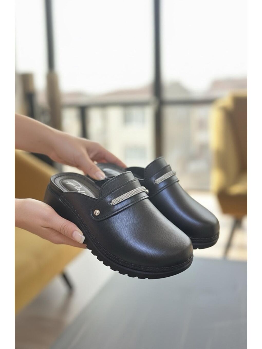 Siyah Prl 3103 Taşlı Ortopedik Yumuşak Hafif Taban Günlük Anne Kadın Terlik-1