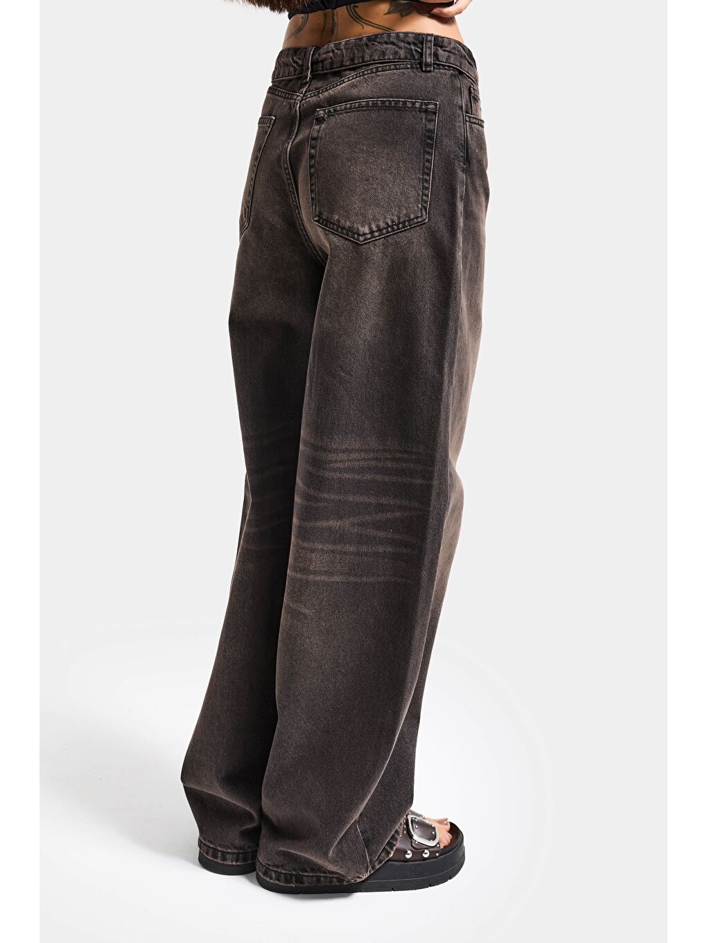Kahverengi Kadın Koyu Kahve 2s6-62 Straight Fit Kemer Detaylı Özel Tasarım Denim Jean-3