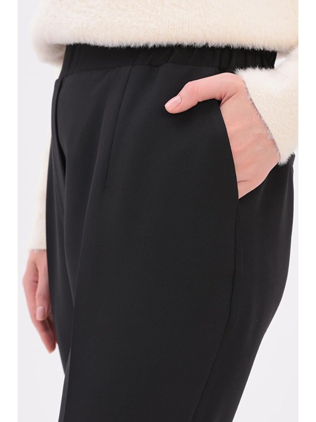 Siyah-Beli Lastikli Havuc Pantolon-2