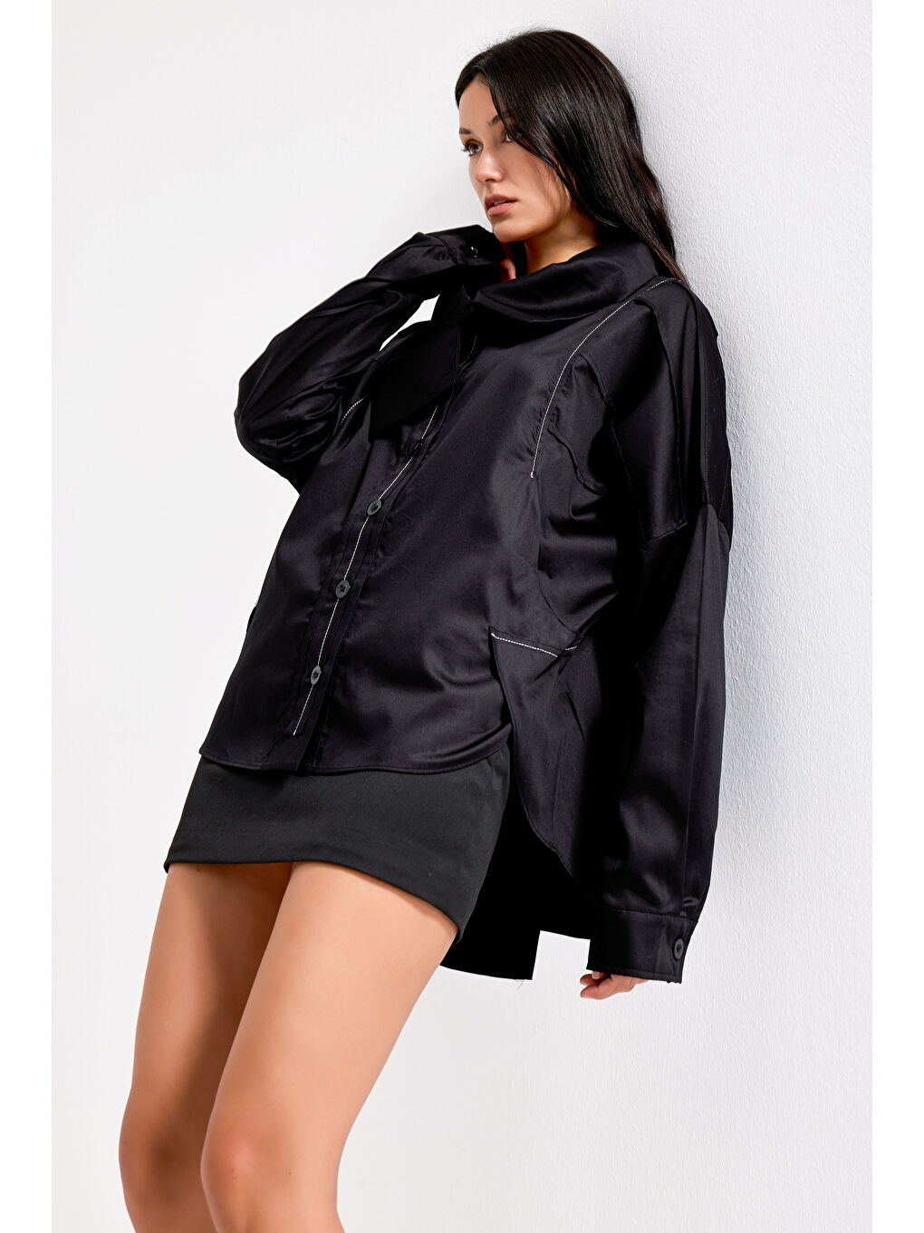 Kadın Siyah Renk Oversize Özel Tasarım Gömlek-3