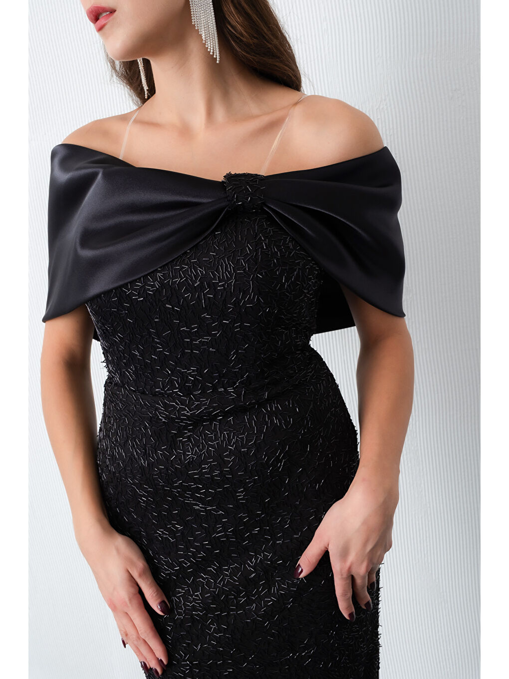 Kadın Siyah Yaka Detay Boncuklu Midi Söz Nişan Abiye Elbise-3