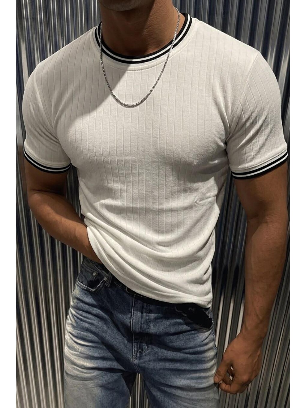 Beyaz Santa Çizgili Scuba Yaka Ve Kol Ribanalı Spor Erkek T-Shirt-2