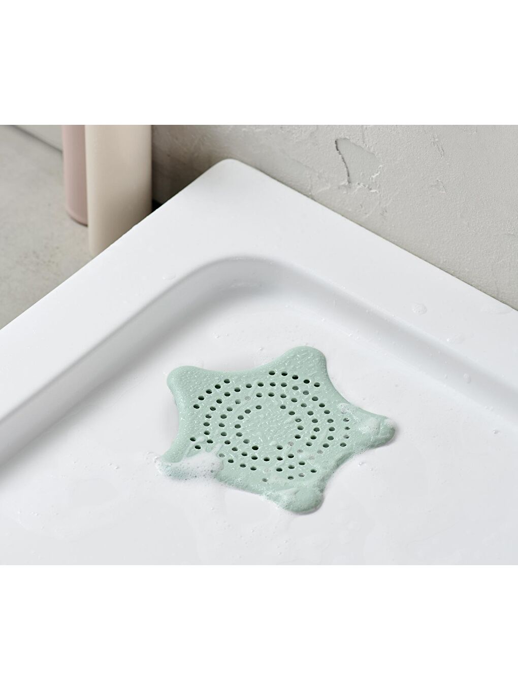 Renksiz Gider Süzgeci, Büyük