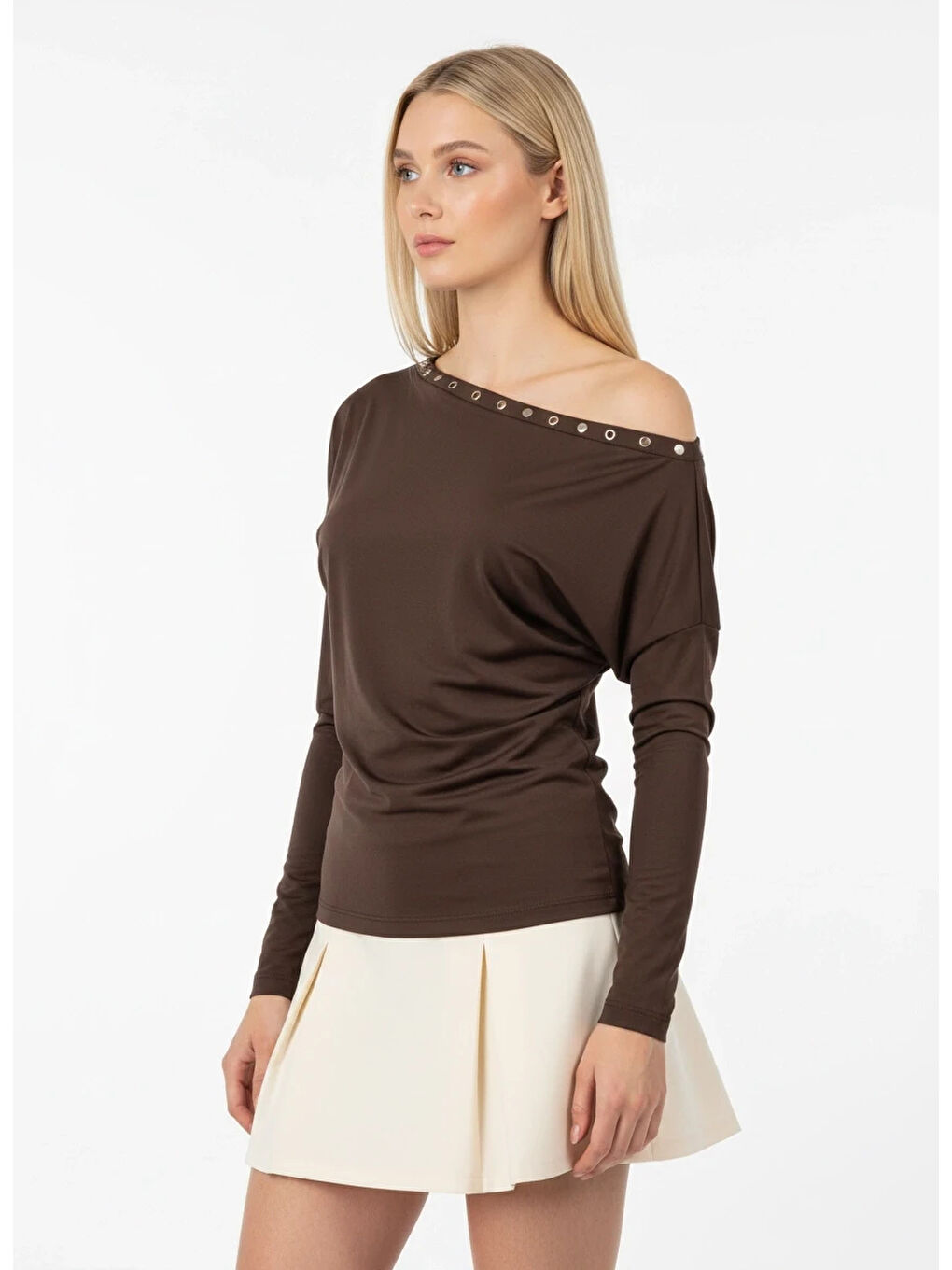 Kahverengi Kadın Kayık Yaka Yarasa Kol Yakası Troklu Elastanlı Penye Bluz-3