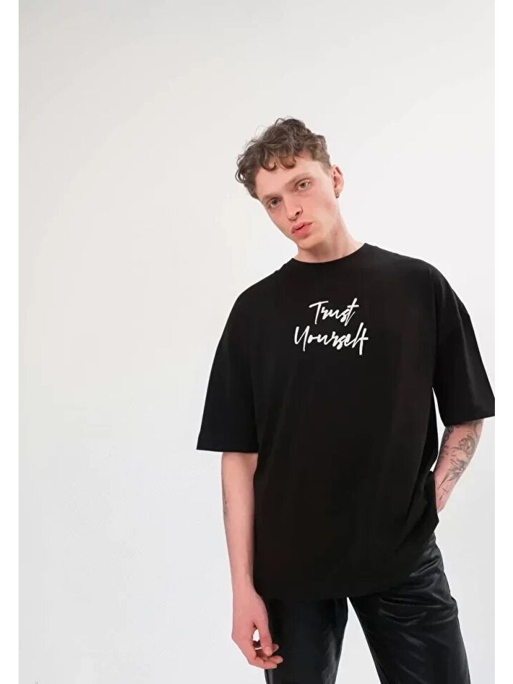 Unisex Bisiklet Yaka Baskılı Oversize T-Shirt - Siyah