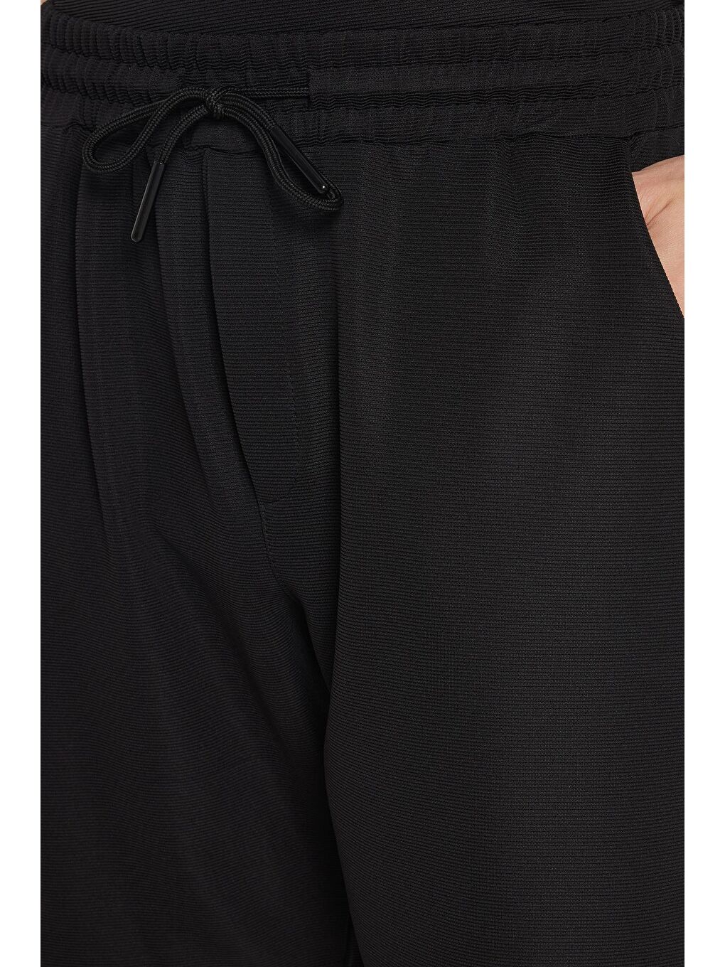 Erkek Standart Fit Normal Kesim Pamuklu Polo Yaka Beli Bağcıklı Siyah Şort Takım-2