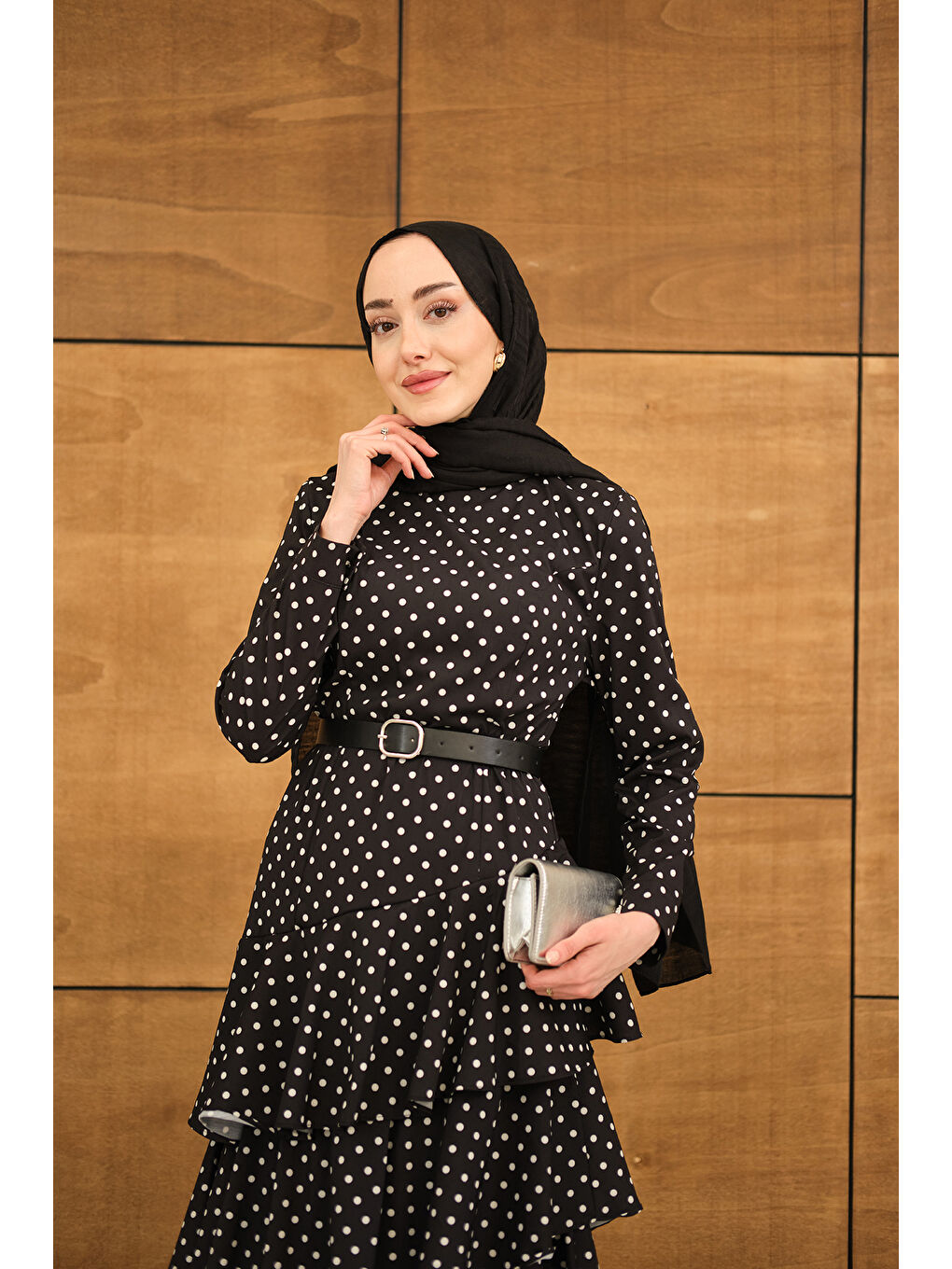 Kadın Puantiyeli Kat Kat Kemerli Elbise Siyah-1