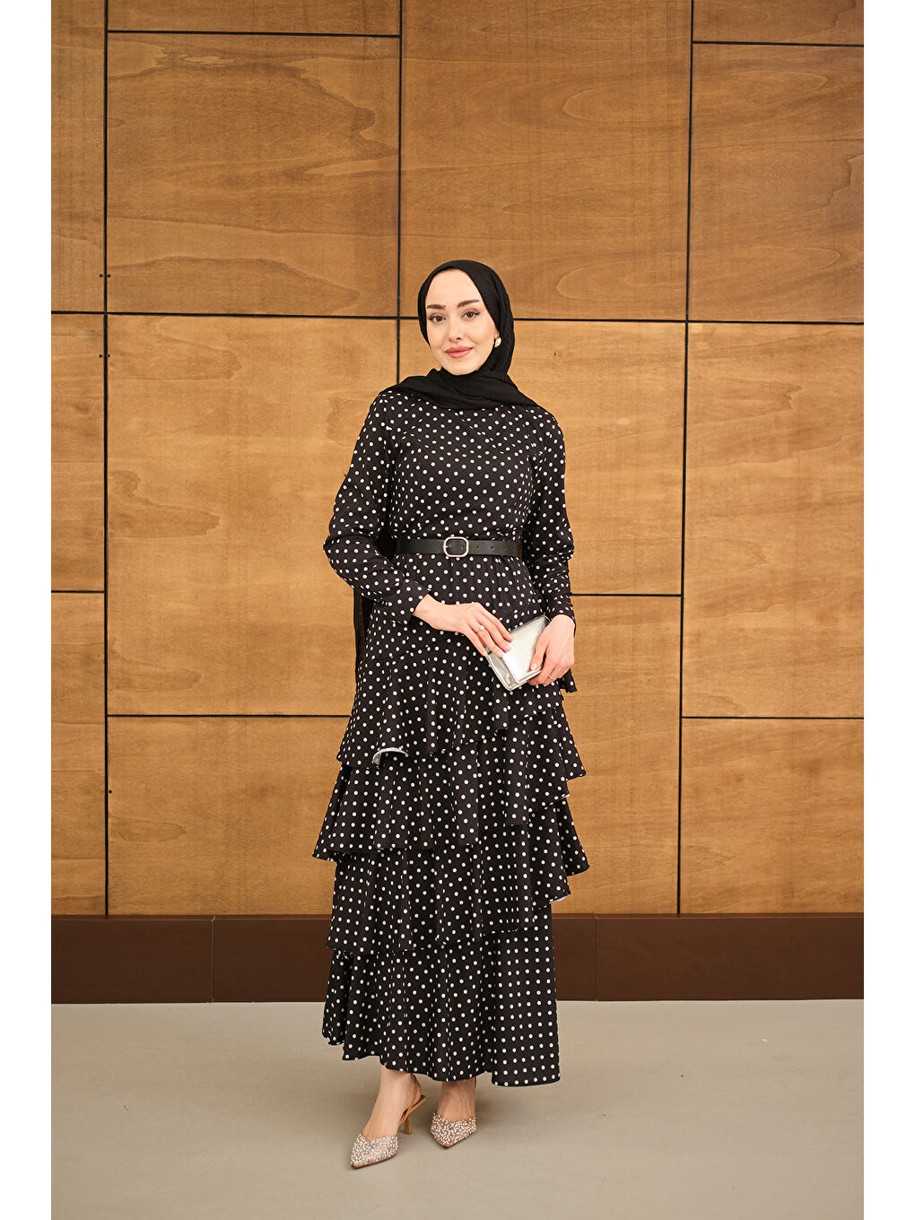 Kadın Puantiyeli Kat Kat Kemerli Elbise Siyah-2