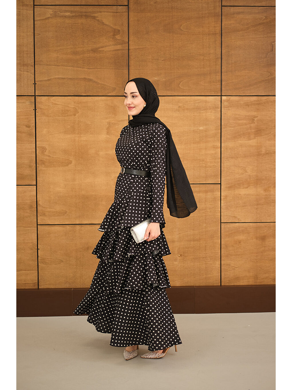 Kadın Puantiyeli Kat Kat Kemerli Elbise Siyah-3