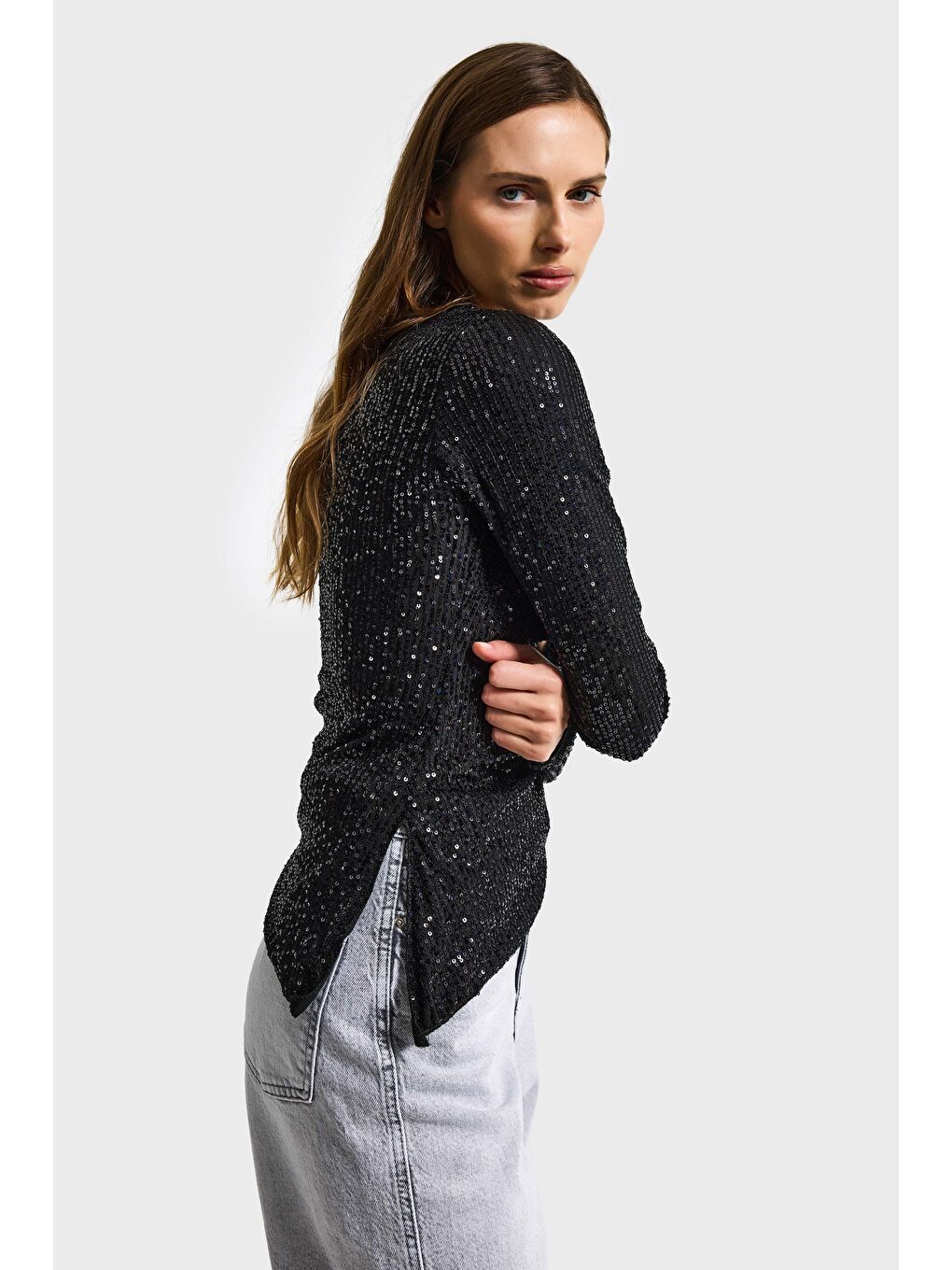 Kadın Siyah Silver Renk Pul Payet Detaylı İçi Astarlı Tasarım Bluz-2