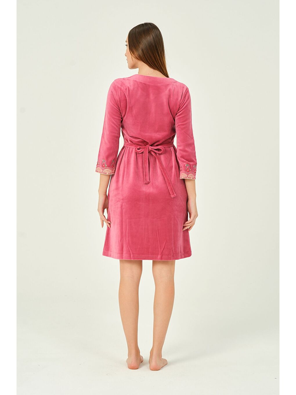 Pembe Dantel Ve Nakış Detaylı Fermuarlı Cepli Kadife Elbise-4