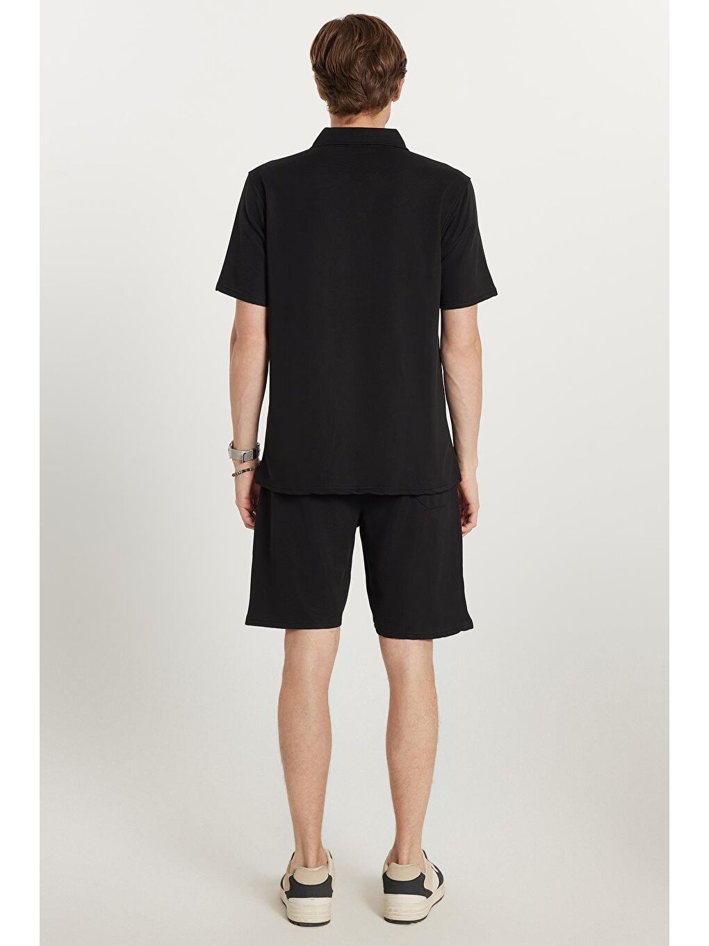 Erkek Standart Fit Normal Kesim Pamuklu Polo Yaka Beli Bağcıklı Siyah Şort Takım-4