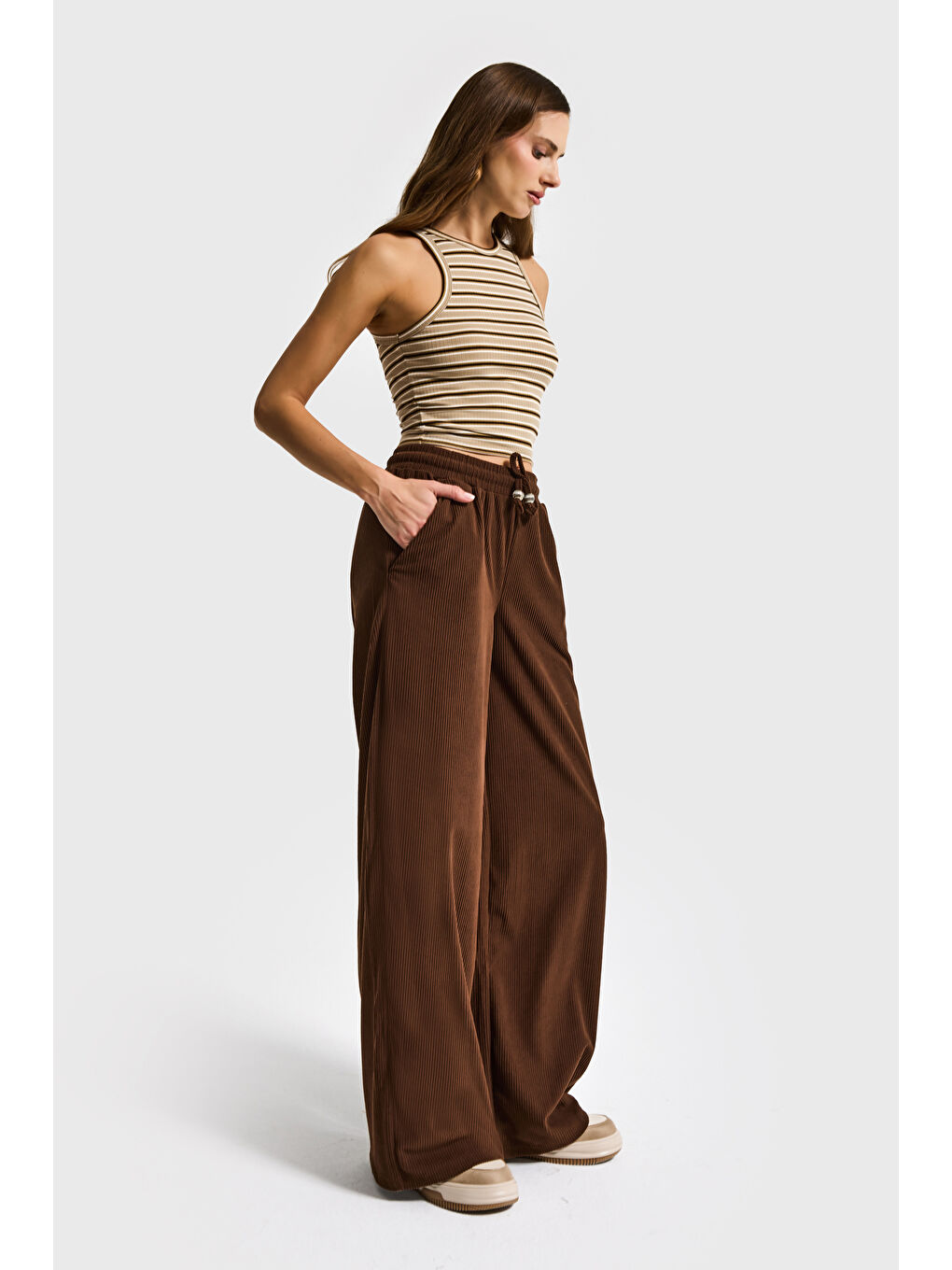 Kadın Kahverengi Palazzo Fit Fitilli Kadife Kumaş Yürüyüş Pantolonu-1