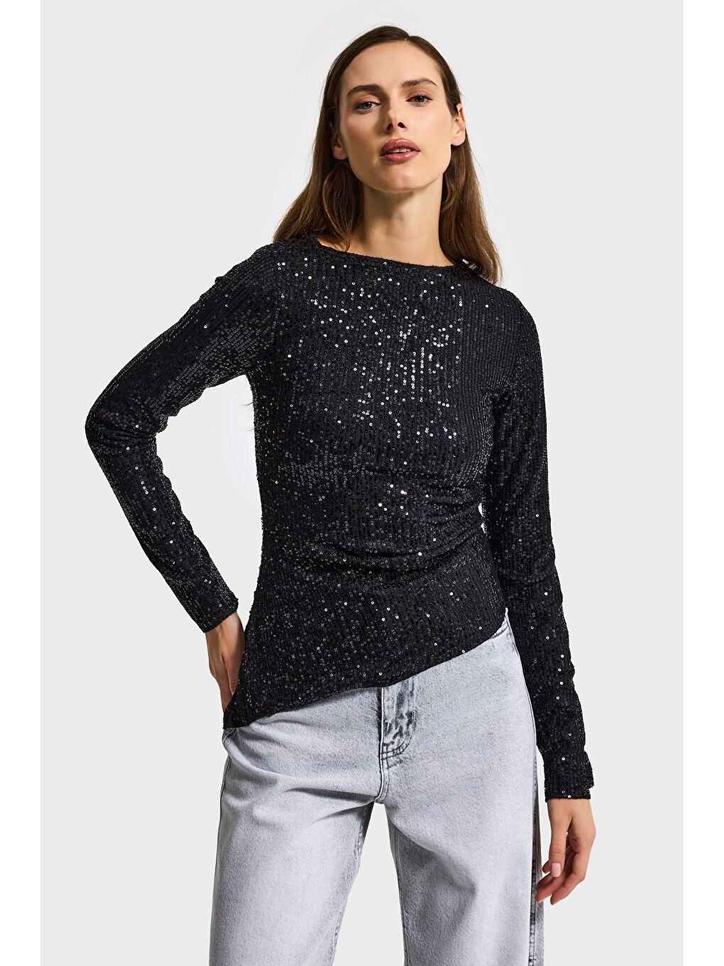Kadın Siyah Silver Renk Pul Payet Detaylı İçi Astarlı Tasarım Bluz-4