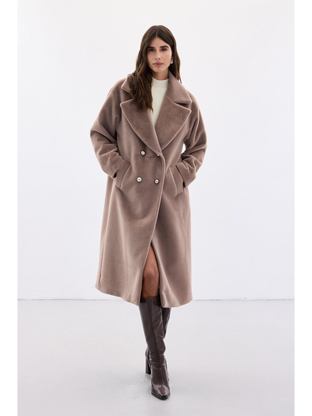 Bej Düğme Detaylı Uzun Kaban - Vizon