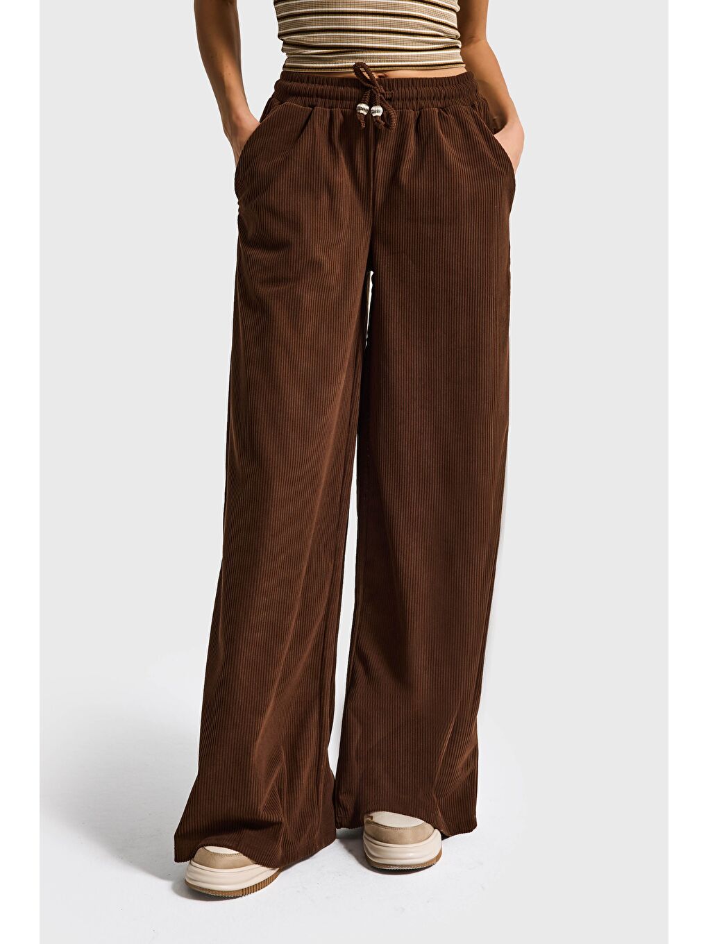 Kadın Kahverengi Palazzo Fit Fitilli Kadife Kumaş Yürüyüş Pantolonu-2