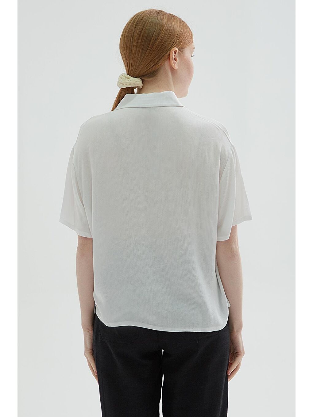 Ekru Regular Fit Cep Detaylı Kısa Kollu Crop Gömlek 25Y0515K1-2