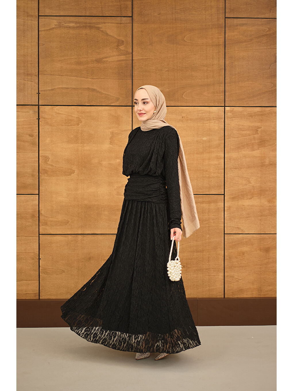 Kadın Tül Kumaş Kendinden Desenli Bel Büzgü Detay Elbise Siyah-1