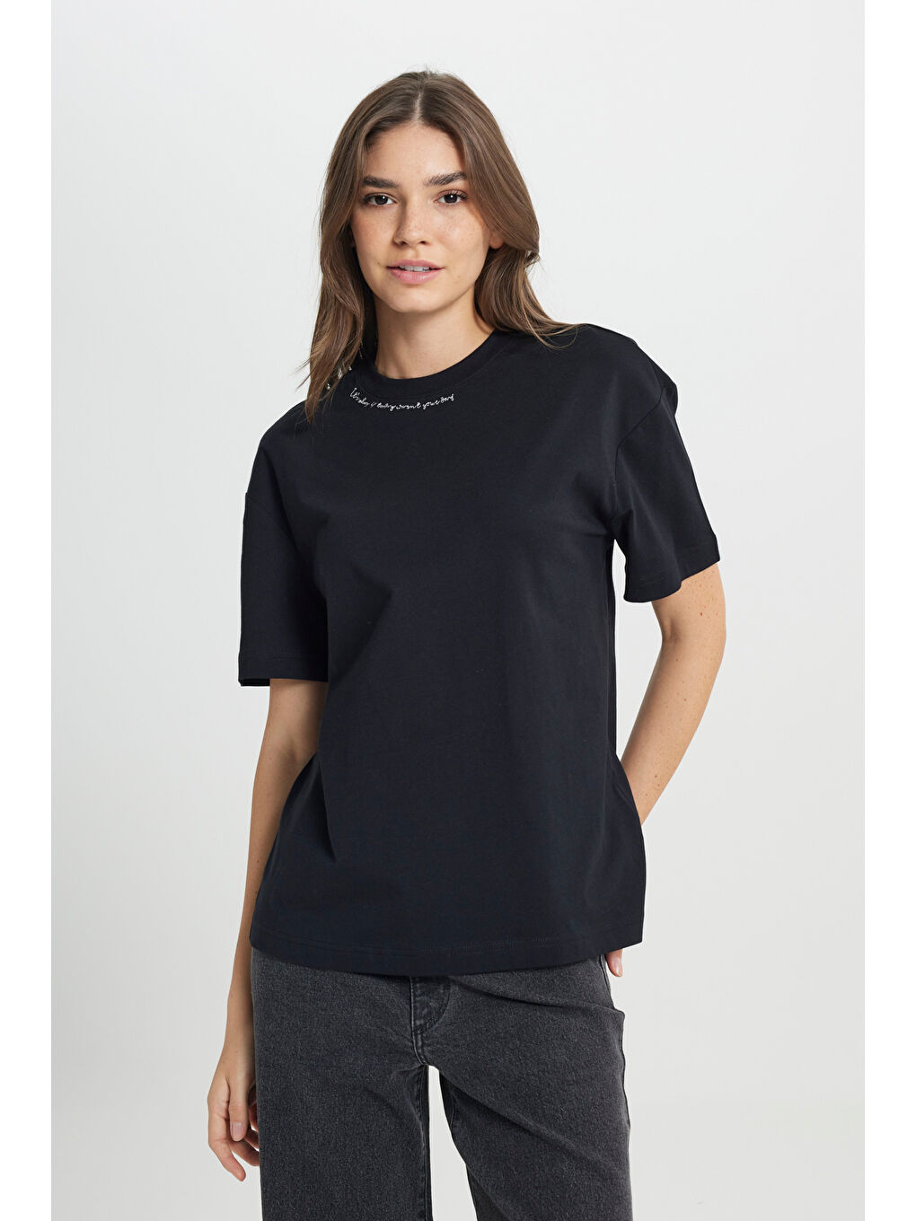 Loose Fit Rahat Kesim Bisiklet Yaka %100 Pamuk Siyah Tişört-1