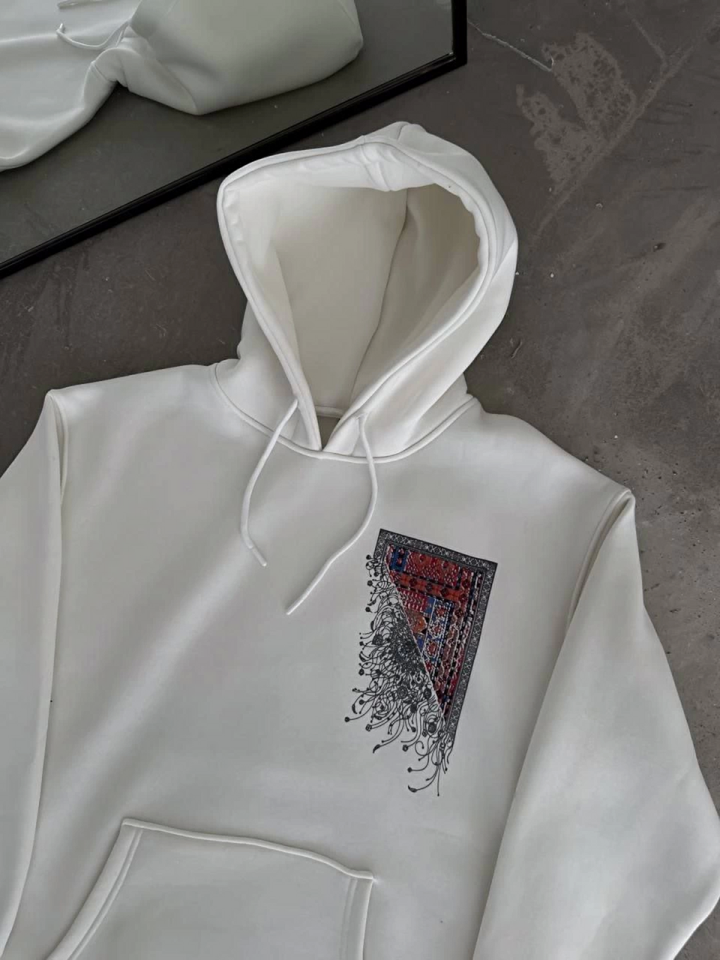 Uzun Kol Kapüşonlu Ön Ve Arka Baskılı Sweatshirt - Beyaz-2