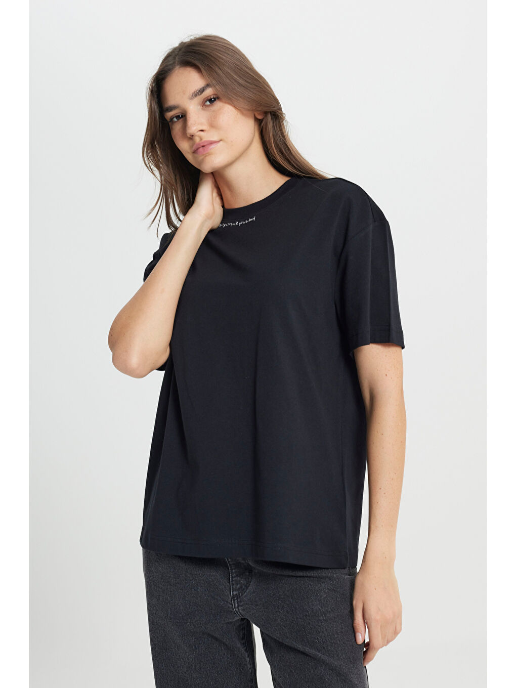 Loose Fit Rahat Kesim Bisiklet Yaka %100 Pamuk Siyah Tişört-2