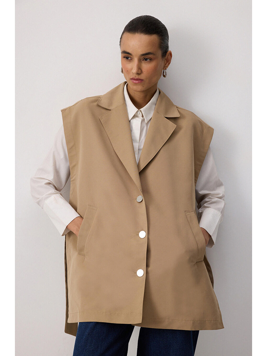 Bej Yırtmaç Detaylı Oversıze Yelek-1