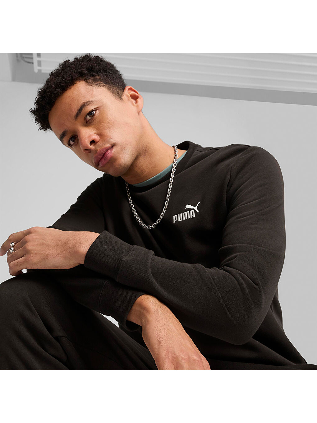 Essentials Small No 1 Logo Crew Erkek Siyah Bisiklet Yaka Sweatshirt-1