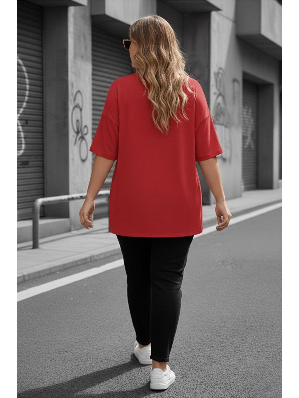 Kırmızı Mily Kadın Büyük Beden Battal Basic Bisiklet Yaka Pamuklu T-Shirt Rahat Kesim Unisex Sevgili Kombini-2