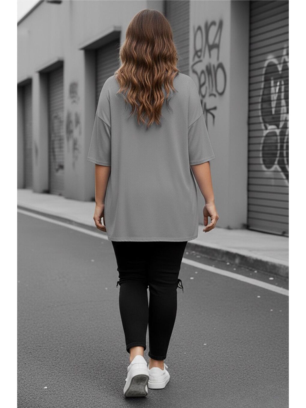 Gri Mily Kadın Büyük Beden Battal Basic Bisiklet Yaka Pamuklu T-Shirt Rahat Kesim Unisex Sevgili Kombini-2