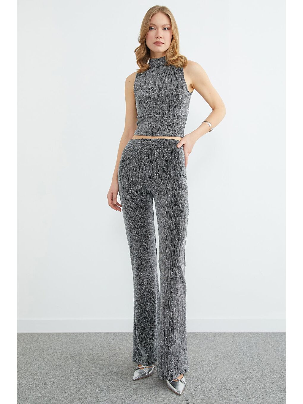 Gri Beli Lastikli Taşlı Simli Flare Pantolon-2