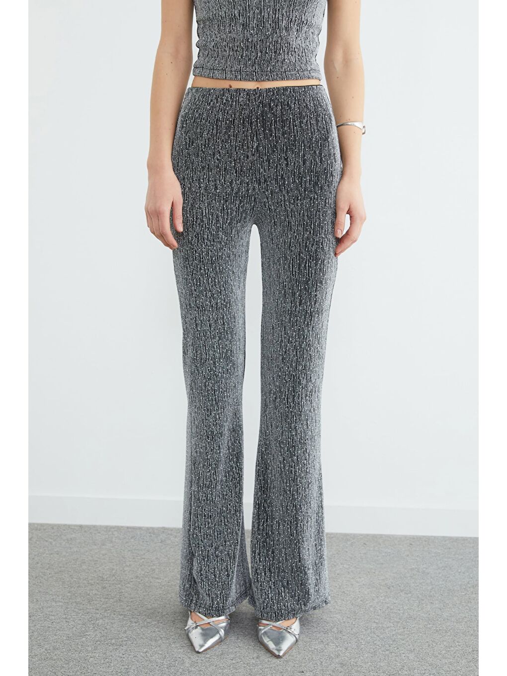 Gri Beli Lastikli Taşlı Simli Flare Pantolon-4