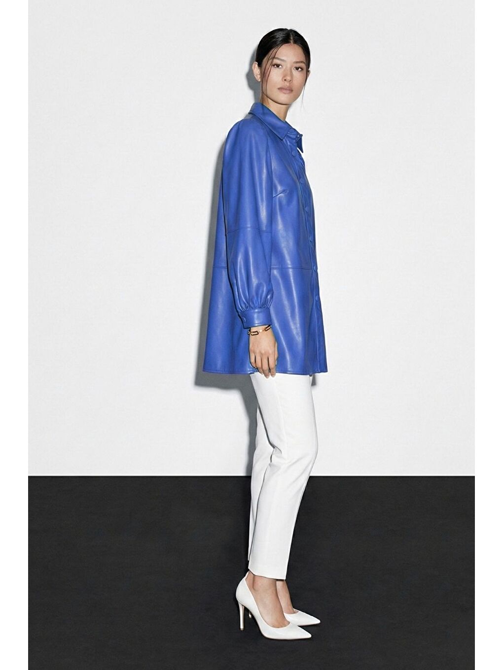 Çıt çıtlı Deri Görünümlü Saks Mavisi Gömlek-2