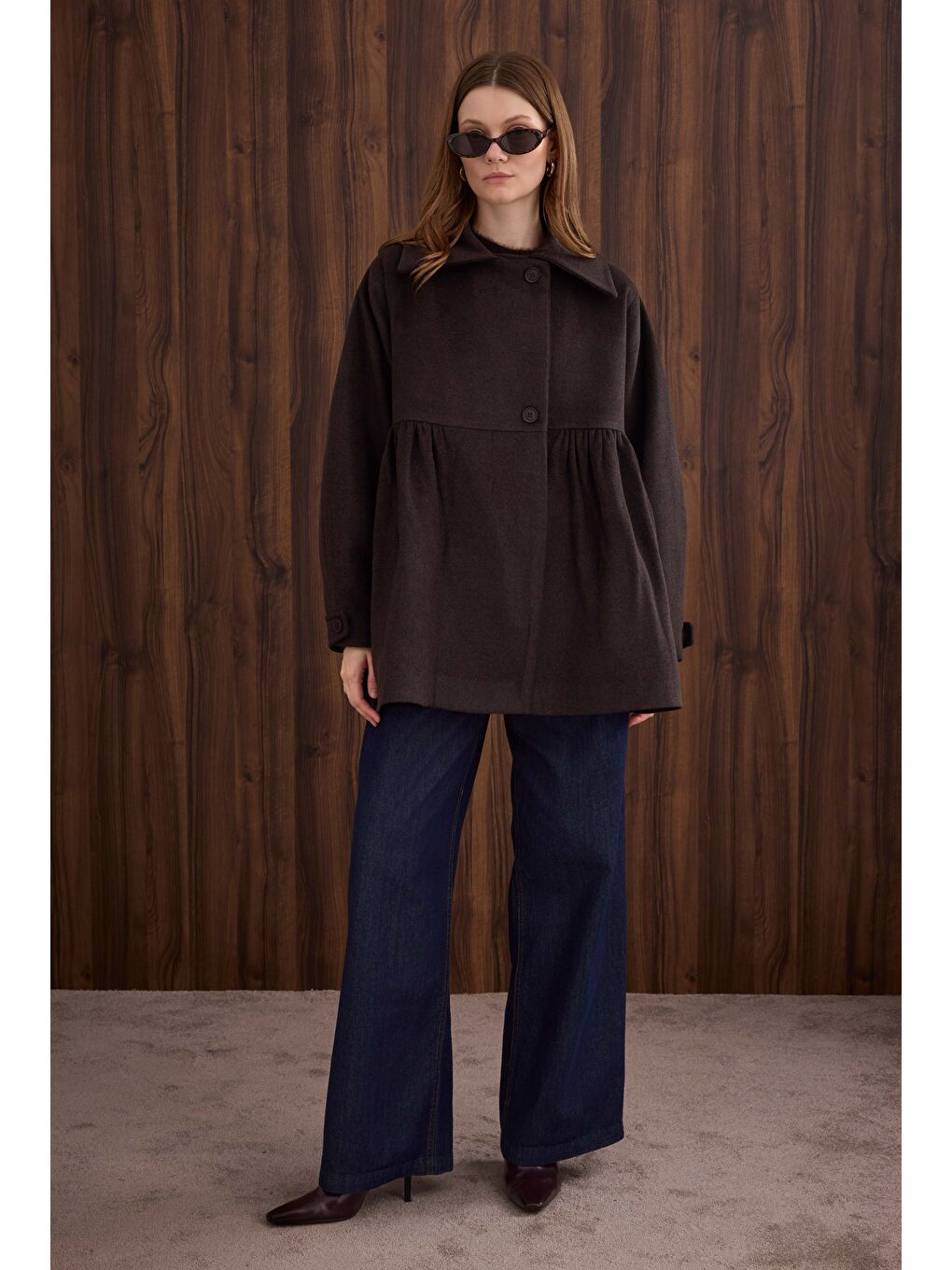 Kahverengi Büzgü Detaylı Kaban Kahve-4