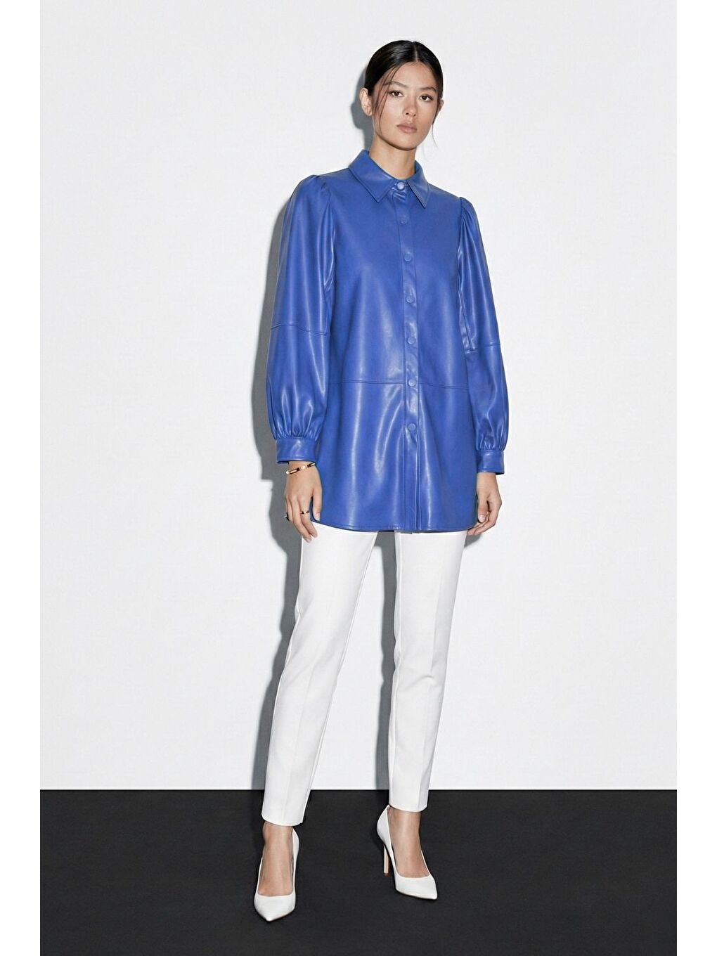 Çıt çıtlı Deri Görünümlü Saks Mavisi Gömlek-3