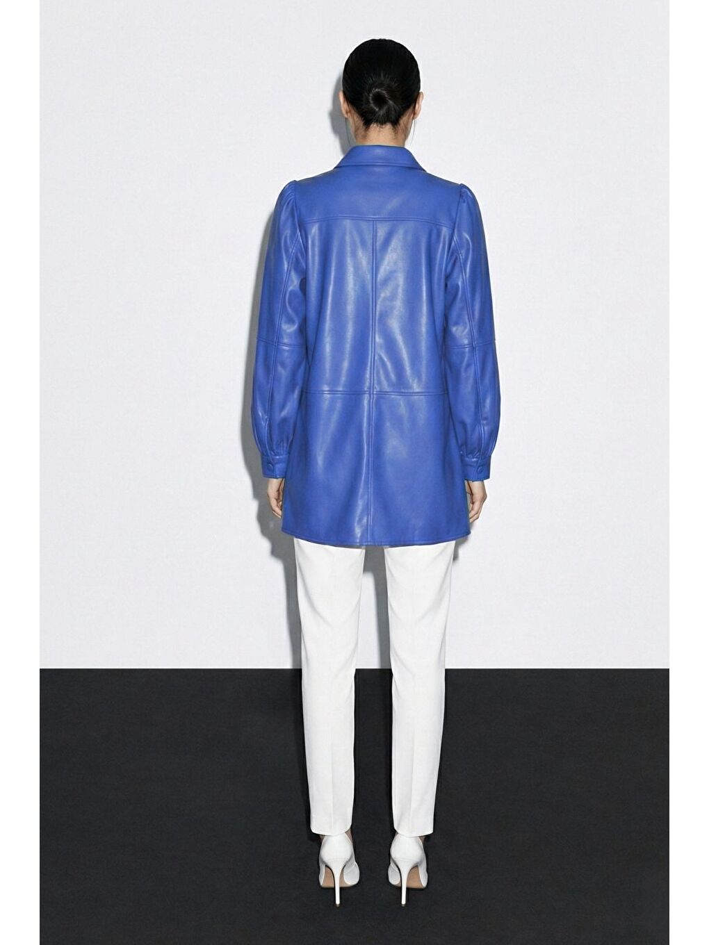 Çıt çıtlı Deri Görünümlü Saks Mavisi Gömlek-4