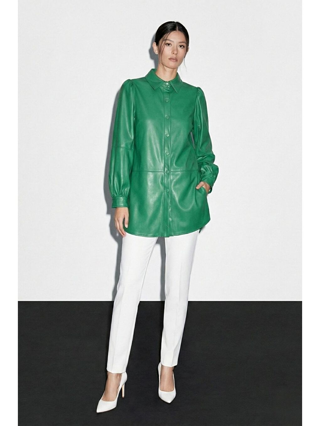 Çıt çıtlı Deri Görünümlü Yeşil Gömlek