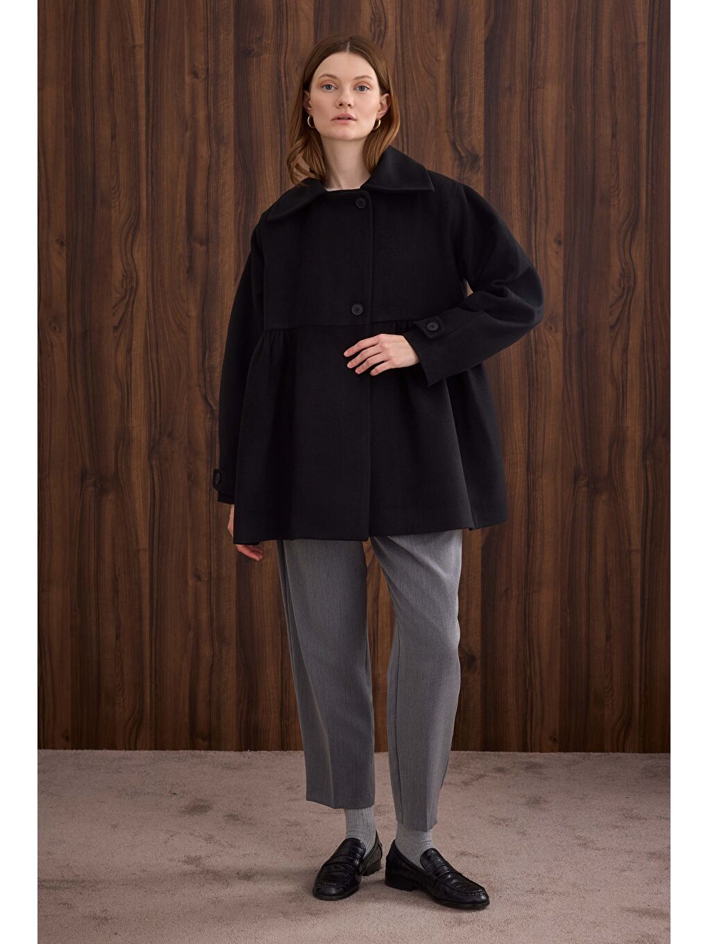 Büzgü Detaylı Kaban Siyah