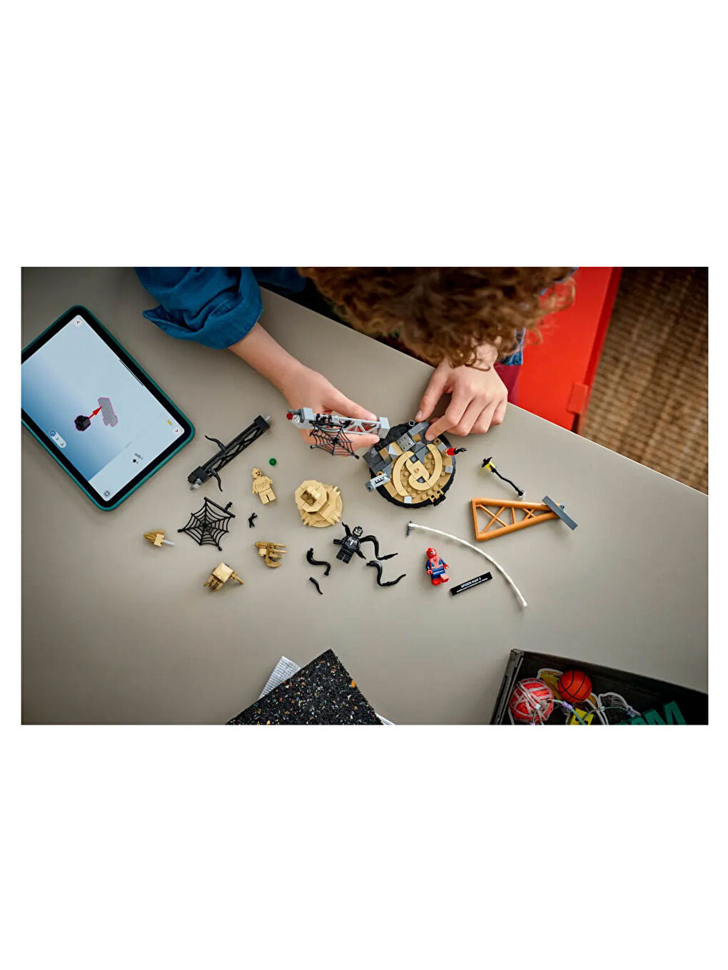 Marvel Efsanevi Savaş: Örümcek Adam vs. Kum Adam 76334-1