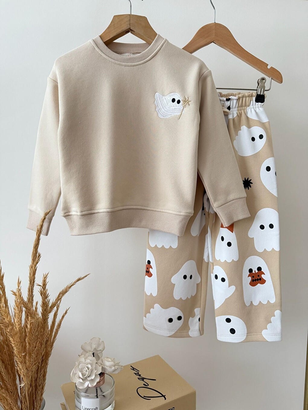 Beyaz Çocuk Desenli Ekru Sweatshirt Ve Bol Paça Eşofman Takımı-1