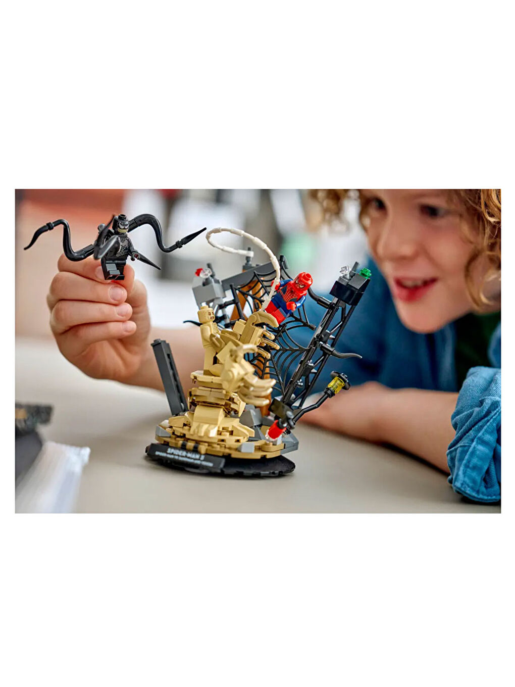 Marvel Efsanevi Savaş: Örümcek Adam vs. Kum Adam 76334-2